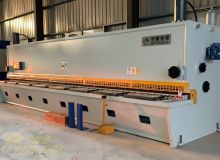 QC11Y-8×10000液压闸式剪板机